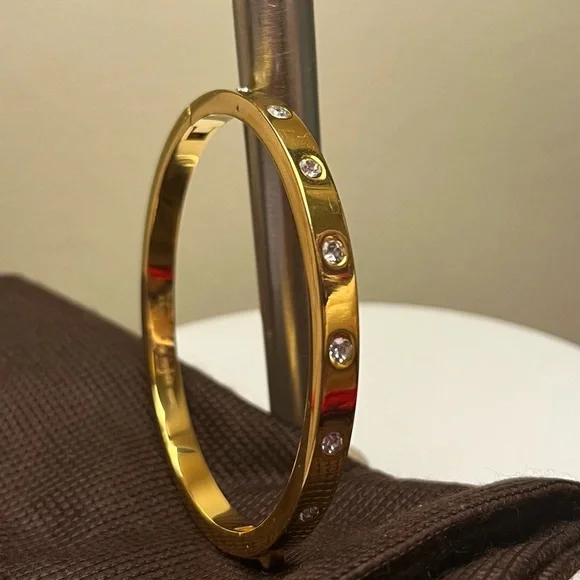 Kate Spade New York Bezel set Polished Bangle Bracelet w/ dust bag. - Picture 3 of 7